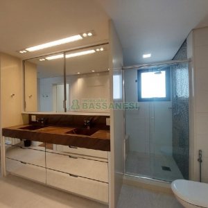 Apto Mobiliado com 340m², 3 dormitórios, 5 vagas, no bairro Exposição em Caxias do Sul para Alugar ou Comprar