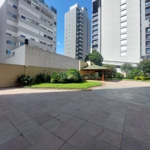 Apto Mobiliado com 340m², 3 dormitórios, 5 vagas, no bairro Exposição em Caxias do Sul para Alugar ou Comprar