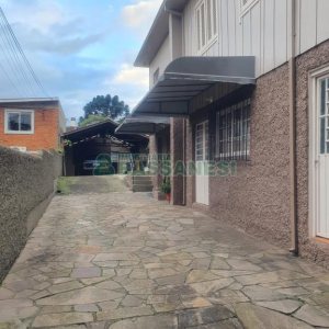 Casa com 300m², 3 dormitórios, no bairro Centro em Caxias do Sul para Comprar