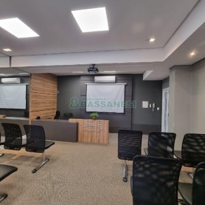 Sala com 49m², 1 vaga, no bairro Panazzolo em Caxias do Sul para Comprar