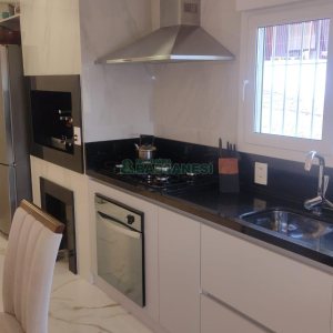 Casa com 180m², 5 dormitórios, no bairro Rio Branco em Caxias do Sul para Comprar