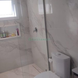 Casa com 180m², 5 dormitórios, no bairro Rio Branco em Caxias do Sul para Comprar