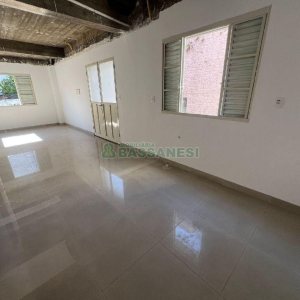 Sala com 386m², no bairro Centro em Caxias do Sul para Alugar ou Comprar