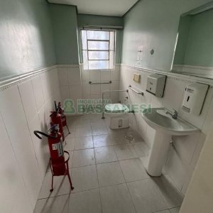 Sala com 386m², no bairro Centro em Caxias do Sul para Alugar ou Comprar