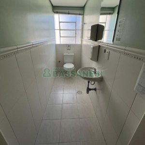 Sala com 386m², no bairro Centro em Caxias do Sul para Alugar ou Comprar