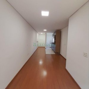 Apartamento com 54m², 2 dormitórios, 1 vaga, no bairro Vinhedos em Caxias do Sul para Comprar