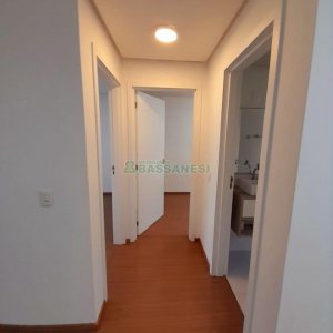 Apartamento com 54m², 2 dormitórios, 1 vaga, no bairro Vinhedos em Caxias do Sul para Comprar