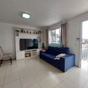 Casa com 69m², 2 dormitórios, 1 vaga, no bairro Reolon em Caxias do Sul para Comprar