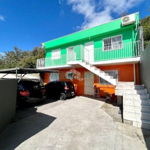 Casa com 69m², 2 dormitórios, 1 vaga, no bairro Reolon em Caxias do Sul para Comprar