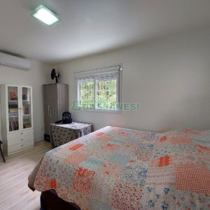 Casa com 69m², 2 dormitórios, 1 vaga, no bairro Reolon em Caxias do Sul para Comprar