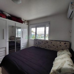 Casa com 69m², 2 dormitórios, 1 vaga, no bairro Reolon em Caxias do Sul para Comprar