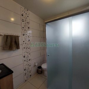 Casa com 69m², 2 dormitórios, 1 vaga, no bairro Reolon em Caxias do Sul para Comprar