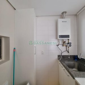 Apartamento com 74m², 2 dormitórios, 2 vagas, no bairro Madureira em Caxias do Sul para Comprar