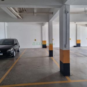Apartamento com 74m², 2 dormitórios, 2 vagas, no bairro Madureira em Caxias do Sul para Comprar