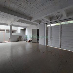 Casa com 167m², 3 dormitórios, 2 vagas, no bairro Salgado Filho em Caxias do Sul para Comprar