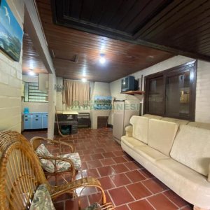 Chácara com 150m², 2 dormitórios, 2 vagas, no bairro Galópolis em Caxias do Sul para Comprar