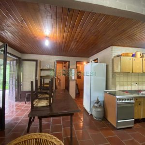 Chácara com 150m², 2 dormitórios, 2 vagas, no bairro Galópolis em Caxias do Sul para Comprar