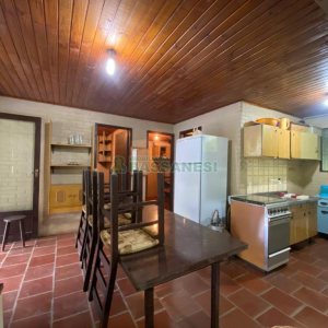 Chácara com 150m², 2 dormitórios, 2 vagas, no bairro Galópolis em Caxias do Sul para Comprar