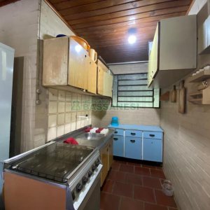 Chácara com 150m², 2 dormitórios, 2 vagas, no bairro Galópolis em Caxias do Sul para Comprar