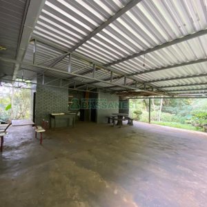 Chácara com 150m², 2 dormitórios, 2 vagas, no bairro Galópolis em Caxias do Sul para Comprar