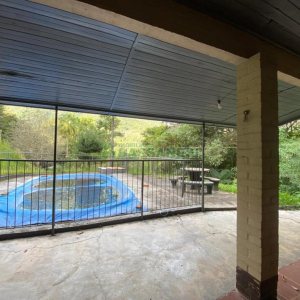 Chácara com 150m², 2 dormitórios, 2 vagas, no bairro Galópolis em Caxias do Sul para Comprar