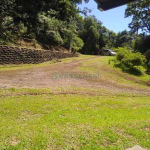 Chácara com 150m², 2 dormitórios, 2 vagas, no bairro Galópolis em Caxias do Sul para Comprar
