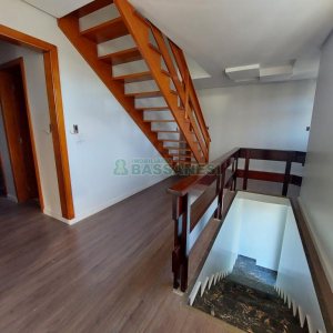 Casa com 148m², 2 dormitórios, 1 vaga, no bairro São Ciro em Caxias do Sul para Alugar