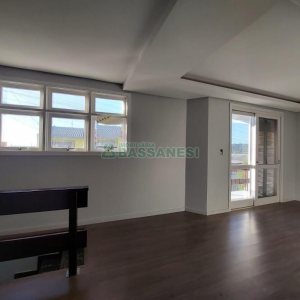 Casa com 148m², 2 dormitórios, 1 vaga, no bairro São Ciro em Caxias do Sul para Alugar