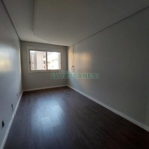 Casa com 148m², 2 dormitórios, 1 vaga, no bairro São Ciro em Caxias do Sul para Alugar