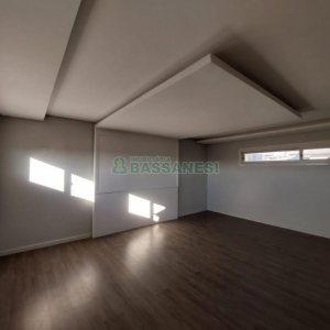 Casa com 148m², 2 dormitórios, 1 vaga, no bairro São Ciro em Caxias do Sul para Alugar