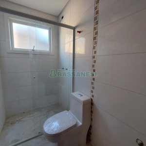 Casa com 148m², 2 dormitórios, 1 vaga, no bairro São Ciro em Caxias do Sul para Alugar