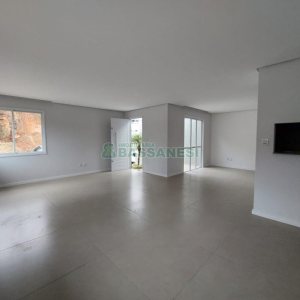 Casa com 151m², 3 dormitórios, 2 vagas, no bairro Salgado Filho em Caxias do Sul para Comprar