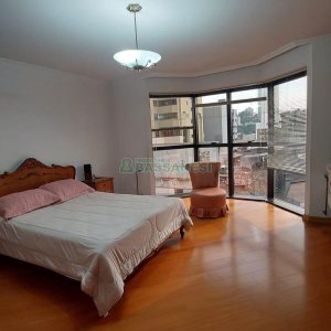 Apartamento com 170m², 4 dormitórios, 2 vagas, no bairro Lourdes em Caxias do Sul para Comprar