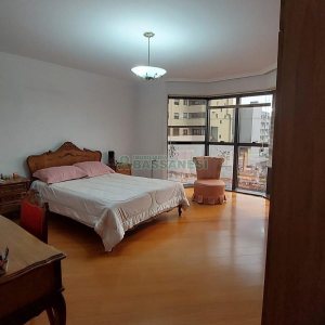 Apartamento com 170m², 4 dormitórios, 2 vagas, no bairro Lourdes em Caxias do Sul para Comprar