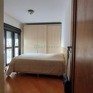 Apartamento com 170m², 4 dormitórios, 2 vagas, no bairro Lourdes em Caxias do Sul para Comprar