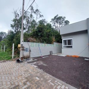 Sobrado com 68m², 2 dormitórios, 1 vaga, no bairro Bela Vista em Caxias do Sul para Comprar