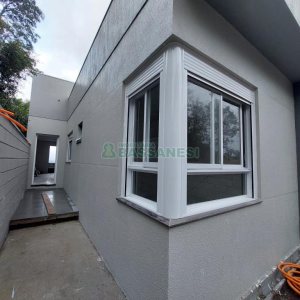 Sobrado com 68m², 2 dormitórios, 1 vaga, no bairro Bela Vista em Caxias do Sul para Comprar