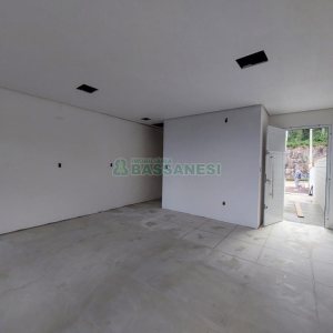 Sobrado com 68m², 2 dormitórios, 1 vaga, no bairro Bela Vista em Caxias do Sul para Comprar