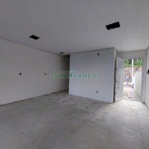 Sobrado com 68m², 2 dormitórios, 1 vaga, no bairro Bela Vista em Caxias do Sul para Comprar