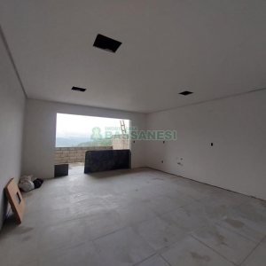 Sobrado com 68m², 2 dormitórios, 1 vaga, no bairro Bela Vista em Caxias do Sul para Comprar