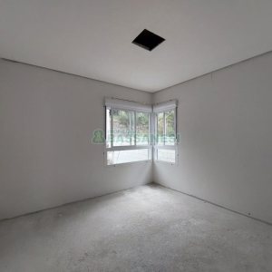 Sobrado com 68m², 2 dormitórios, 1 vaga, no bairro Bela Vista em Caxias do Sul para Comprar