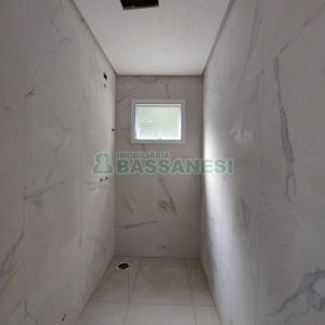 Sobrado com 67m², 2 dormitórios, 1 vaga, no bairro São Virgílio em Caxias do Sul para Comprar