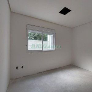 Sobrado com 67m², 2 dormitórios, 1 vaga, no bairro Bela Vista em Caxias do Sul para Comprar
