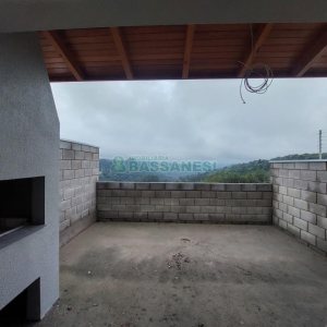 Sobrado com 67m², 2 dormitórios, 1 vaga, no bairro Bela Vista em Caxias do Sul para Comprar