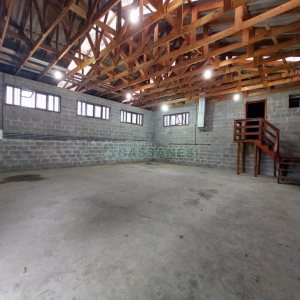 Pavilhão com 140m², 2 vagas, no bairro Cruzeiro em Caxias do Sul para Alugar