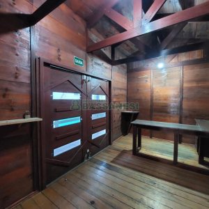 Pavilhão com 140m², 2 vagas, no bairro Cruzeiro em Caxias do Sul para Alugar