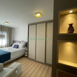 Apartamento com 93m², 3 dormitórios, 2 vagas, no bairro Nossa Senhora da Saúde em Caxias do Sul para Comprar