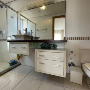 Apartamento com 93m², 3 dormitórios, 2 vagas, no bairro Nossa Senhora da Saúde em Caxias do Sul para Comprar