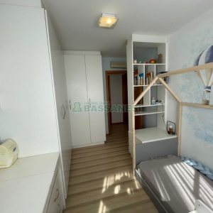 Apartamento com 93m², 3 dormitórios, 2 vagas, no bairro Nossa Senhora da Saúde em Caxias do Sul para Comprar