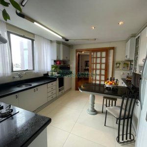 Apartamento com 272m², 3 dormitórios, 2 vagas, no bairro Centro em Caxias do Sul para Alugar ou Comprar